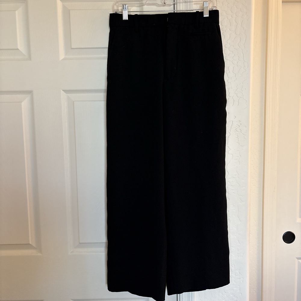 Zara women’s Elegant Black wide leg Pants. S